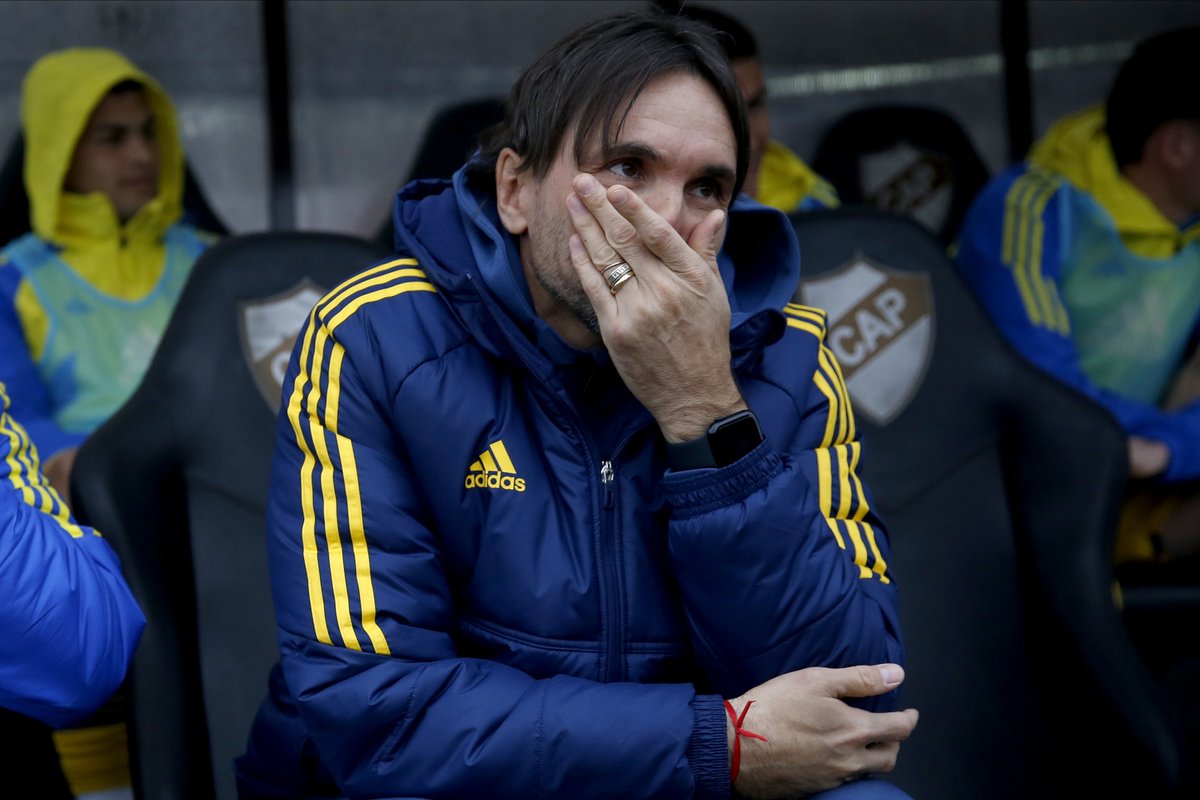 Insólito: Boca no anotó a tiempo a los refuerzos y no podrán jugar el repechaje Diego Martínez preocupado.