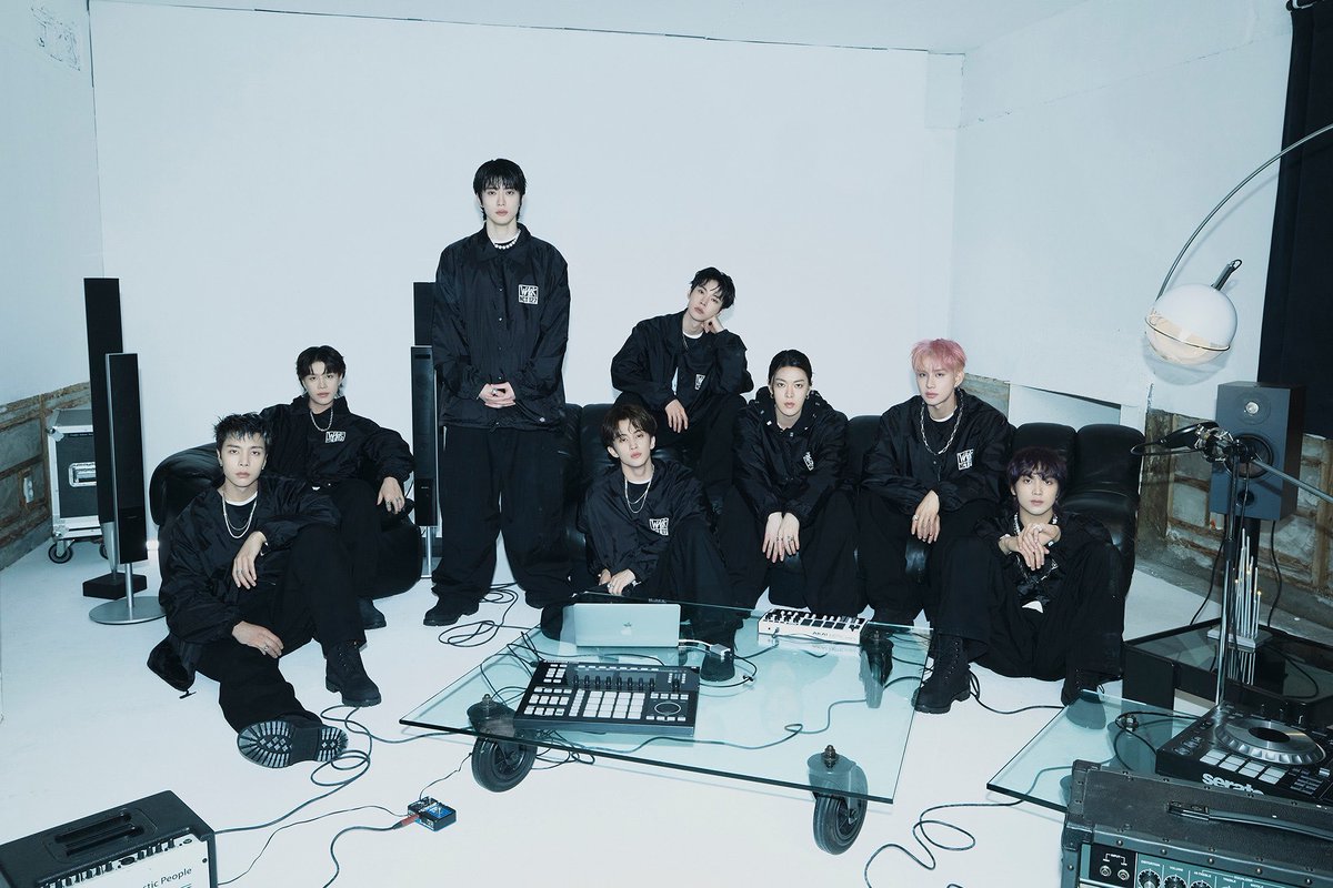 NCTsmtown_127's tweet photo. NCT 127, 정규 6집 ‘WALK’ 1위 길만 걷는다! 
국내 음원+음반 차트 1위! 中 차트도 1위 석권!
NCT 127만의 여유+힙함에 리스너 다 함께 ‘삐그덕’으로 걷는 중!

https://t.co/v2Jfom1sBd

#NCT127 #WALK #NCT127_WALK
#삐그덕 #NCT127_삐그덕
#NCT127_삐그덕_Walk https://t.co/TIWeXePCoW