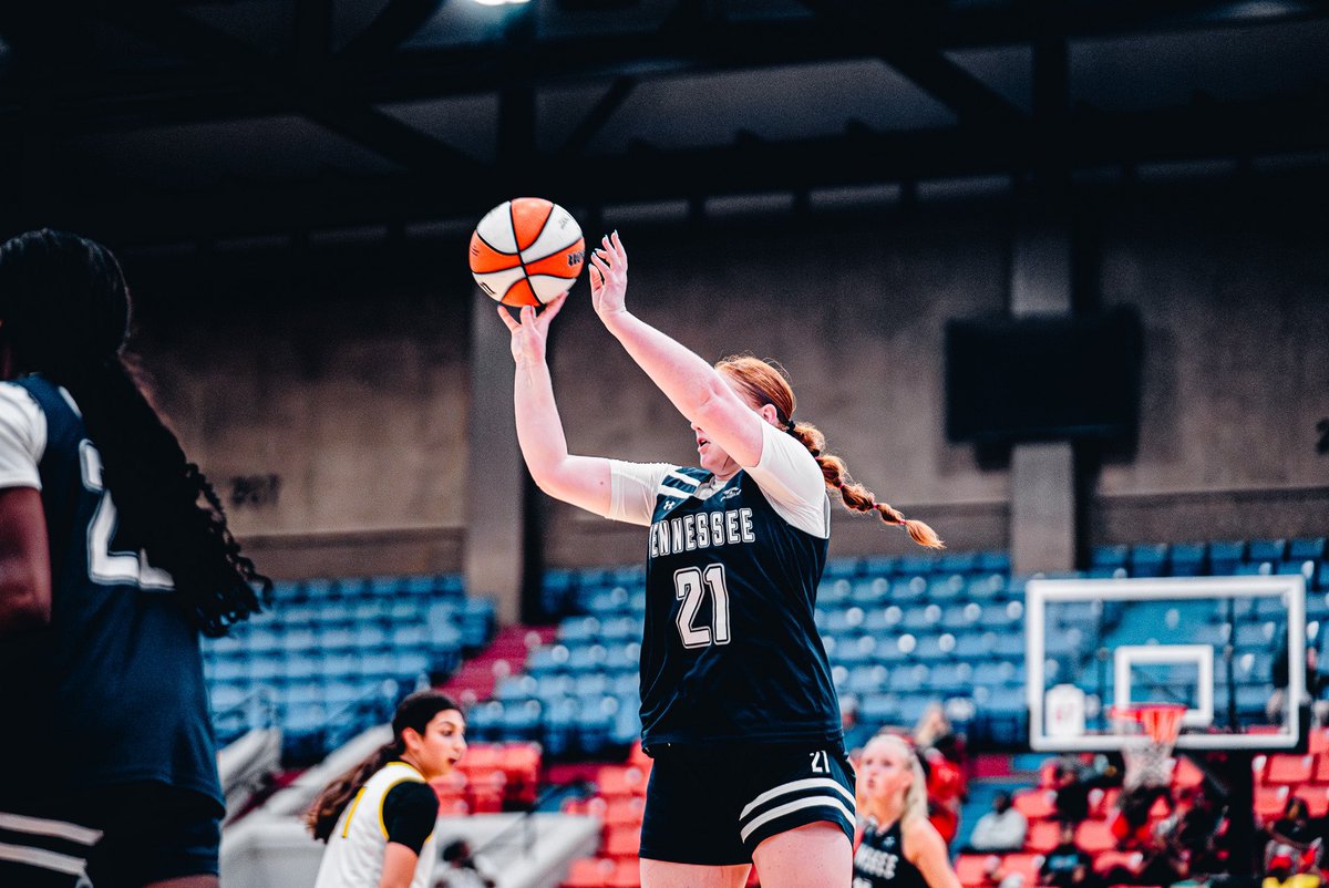 livloveday_21's tweet image. My @ETAThunder2027 team will be competing in the🏆Gold Championship Bracket -AQUA 2027 @TFNsRun4Roses @WNBA Final 4 Game on Court 3 KEC 12:32pm  7/16/24

#DAY6 #IMNEXT🌹

♥️📸: @SykesShots