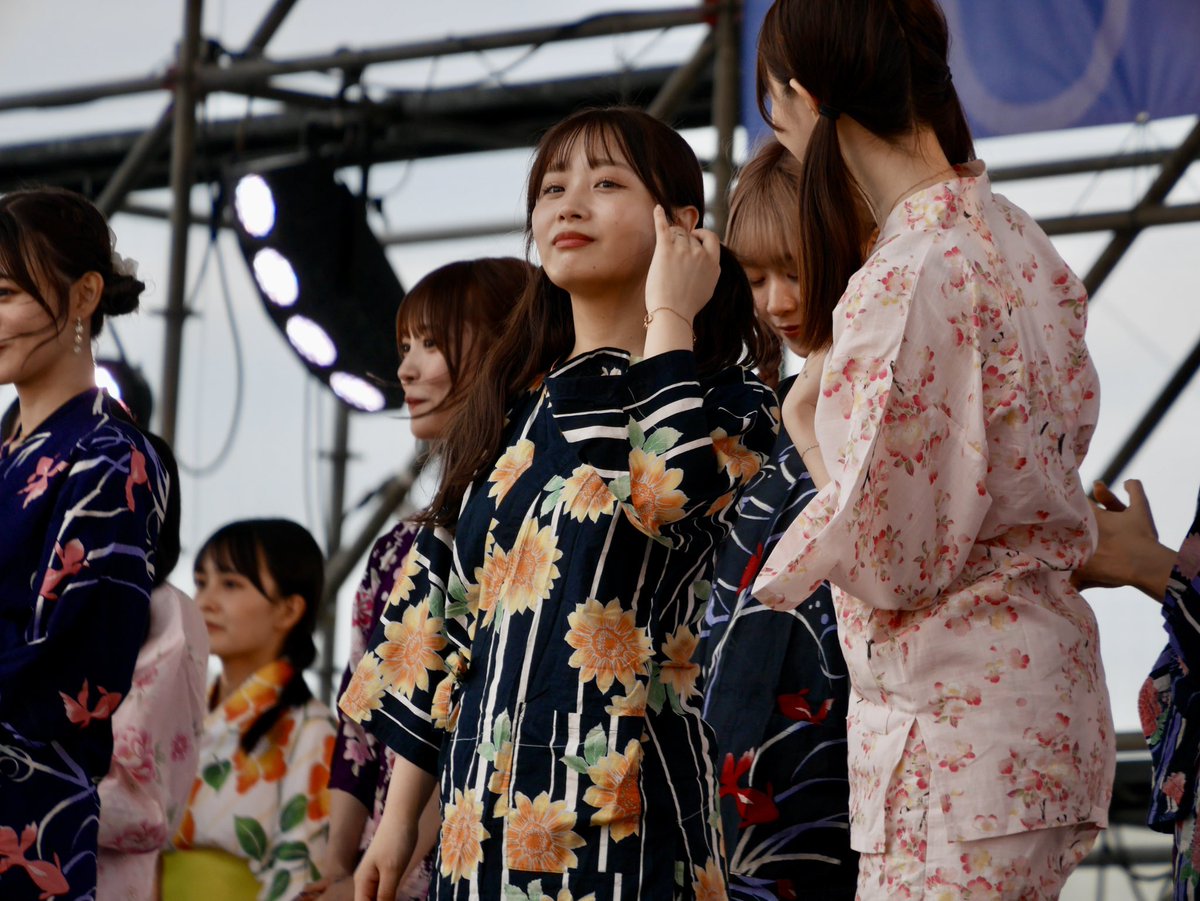 Bon_Bon_dancer's tweet photo. ステージ上のMC中や
ライブパフォーマンス中の
キラキラした写真を撮るのが好きです✨📷
ちょっとぉいちじゅう
他の子見てないで
なっちゃんだけ見てよぉ
と言われてる気が…😅
20240713
#SPARK2024_DAY1
#東扇島東公園
#SPARKSTAGE
#夏祭りスペシャルステージ
#SweetAlley #スイアレ
#島田菜津美 https://t.co/zvC1An8COI