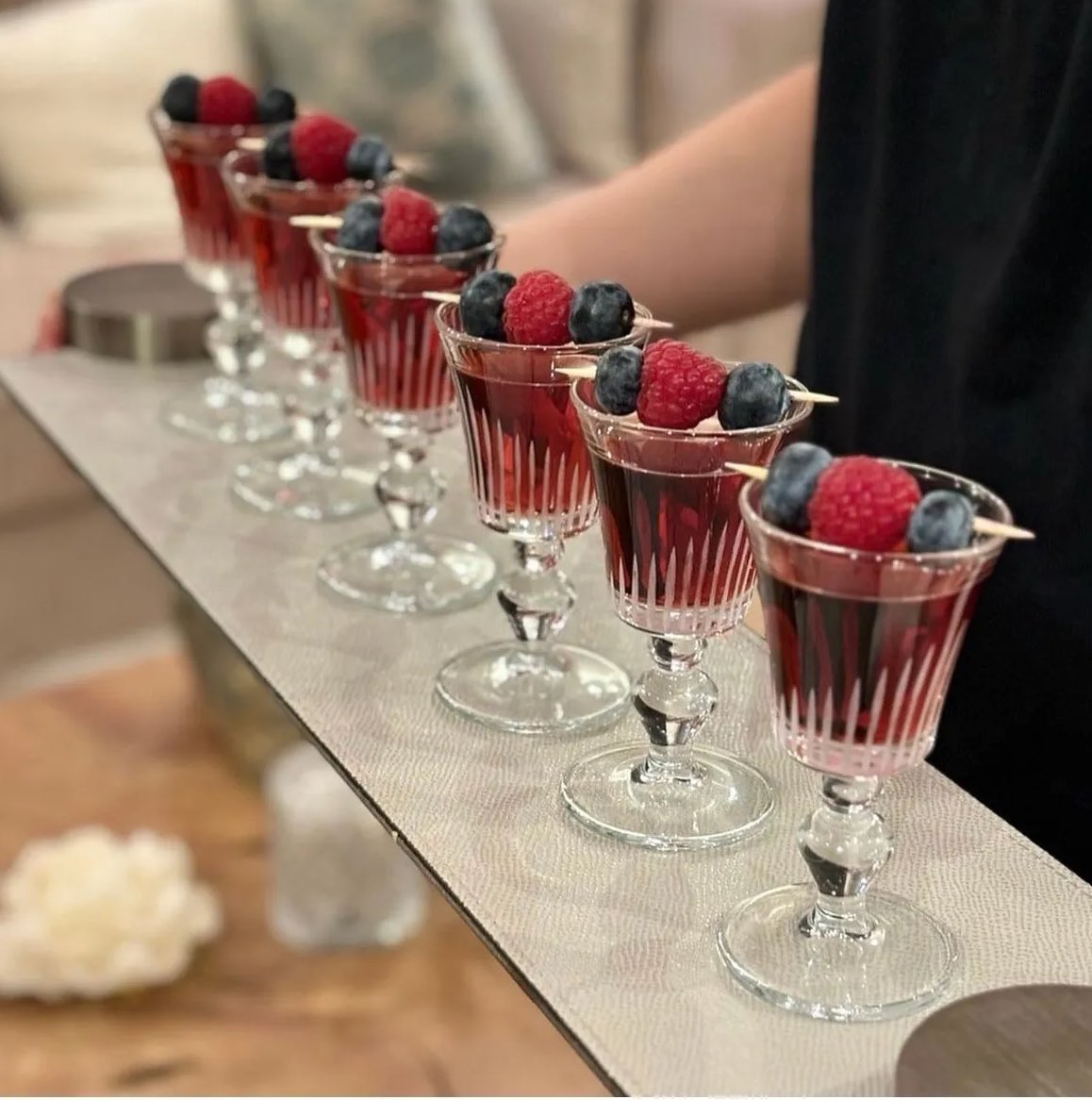 true8_'s tweet photo. لقيت مستلزمات مشروبات الضيافه بـ أسعار حلوه 
بحطها لكم 🍸🥂🍷 . https://t.co/aYi8rpd2Vq