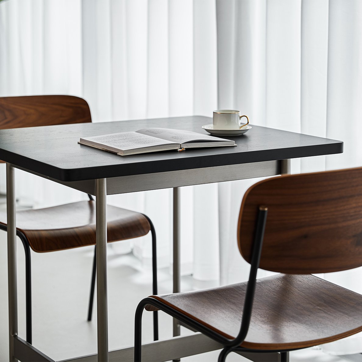 hqihu1's tweet image. Stackable cafe chairs modern designer chairs for sale
✨This modern designer chair boasts both style and functionality, saving space without compromising on comfort. 
gzyezhifurniture.com/stackable-cafe…
#StackableChairs #CafeChairs #ModernDesign #DesignerChairs #OutdoorFurniture