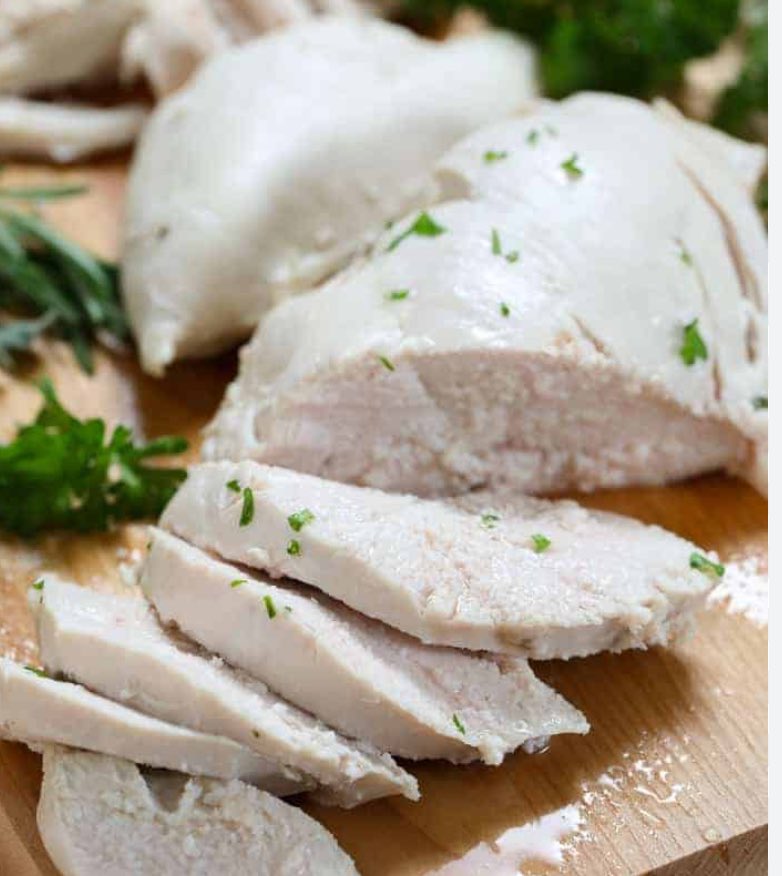 maebeline's tweet photo. Oh no, unseasoned chicken! Please help me 🙏🏻🙏🏻🙏🏻 

I was told that this image would summon the part of twitter that is melanated, because honestly pasty twitter is boring af. 

Also, I need more recipes anyways! 😝 https://t.co/4qEALL0fhE