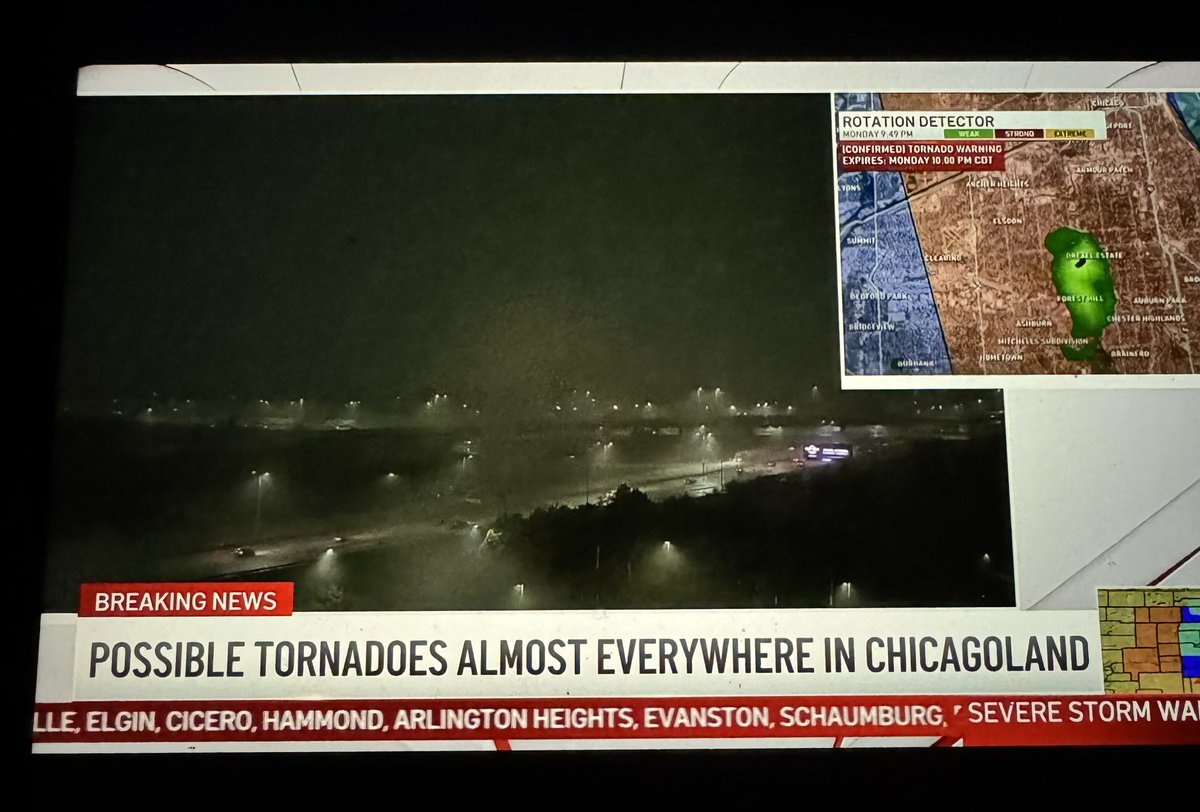 Hwood444's tweet image. When you’re not quite sure exactly where the tornadoes are you slap up this header!! Stay safe Chicagoland.