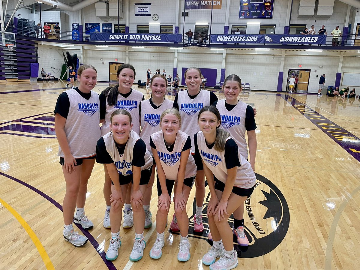 Summer league at my favorite gym tonight! Go Eagles, Go Rockets!