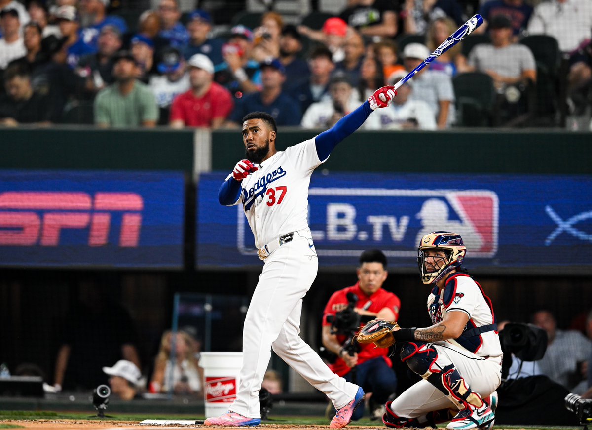 Teoscar Hernández won the #HomeRunDerby in the Adizero Afterburner