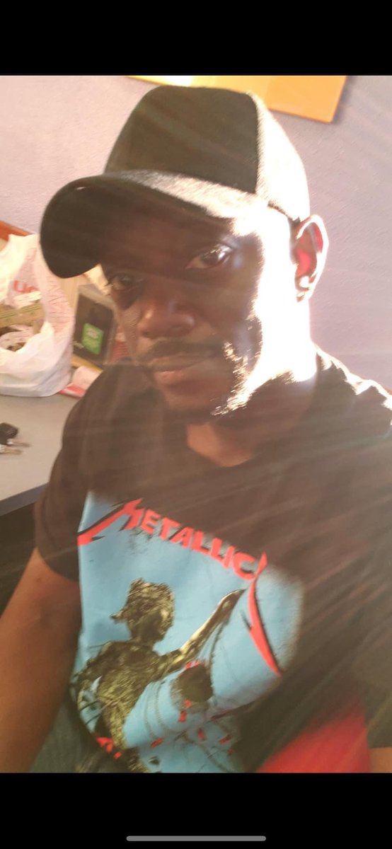nezzamichelle's tweet photo. I miss my daddy so much 💔 I just love that we have similar picture alike with the sun rays shining on us. I hope heaven is treating you well daddy 🙏 https://t.co/Sd6gei90jU
