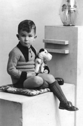 16 July 1934 | Dutch Jewish boy, Rob Salomon Kets de Vries, was born in Rotterdam.

In August 1942 he was deported to #Auschwitz from #Westerbork. He was murdered in a gas chamber after selection.