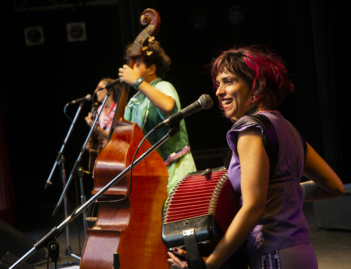 La Once Diez on X: "[Vacaciones ] Ahora hablamos con Débora ...