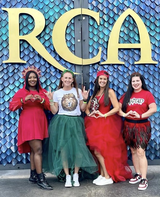 Dwan Moore-Ross (@dross_eesprinc) on Twitter photo Our school was the recipient of three awards at the <a href="/ronclarkacademy/">Ron Clark Academy</a>⭐️ International House of the Year Altruismo and Amistad, and Ultimate House of the Year for Reveur. The House of Isibindi was global house champions as well🖤♥️💙💚
#proudprincipal <a href="/kimbearden/">Kim Bearden</a> <a href="/mrronclark_/">Ron Clark</a> Our school was the recipient of three awards at the <a href="/ronclarkacademy/">Ron Clark Academy</a>⭐️ International House of the Year Altruismo and Amistad, and Ultimate House of the Year for Reveur. The House of Isibindi was global house champions as well🖤♥️💙💚
#proudprincipal <a href="/kimbearden/">Kim Bearden</a> <a href="/mrronclark_/">Ron Clark</a>