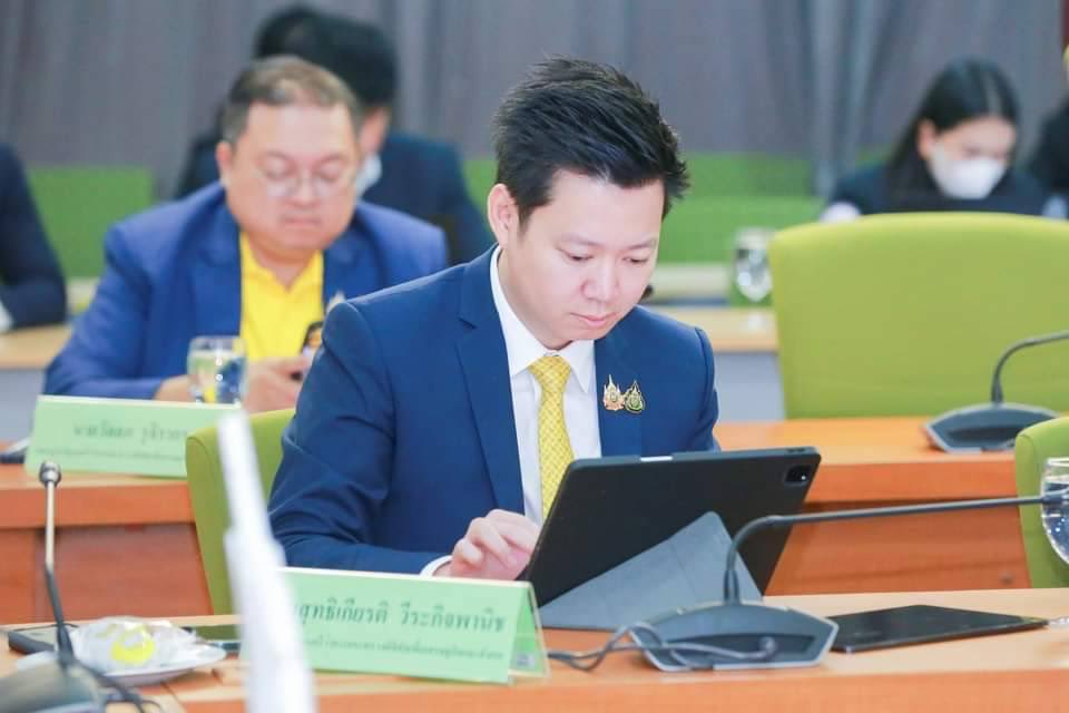 SuttikiatWe's tweet photo. ที่ฝันไว้ใกล้จะเป็นจริง อีก 1 นโยบาย คกก. #CloudFirstPolicy นัดแรก ได้ประชุมวางกรอบการศึกษา ทั้งด้าน Demand & Supply Side รวมถึงระบบการจัดซื้อจัดจ้างที่โปร่งใส เลือกใช้ง่าย และไม่เผื่อจนเกินไป โดยลงลึกถึง Data Classification https://t.co/cIsm9pwhj0