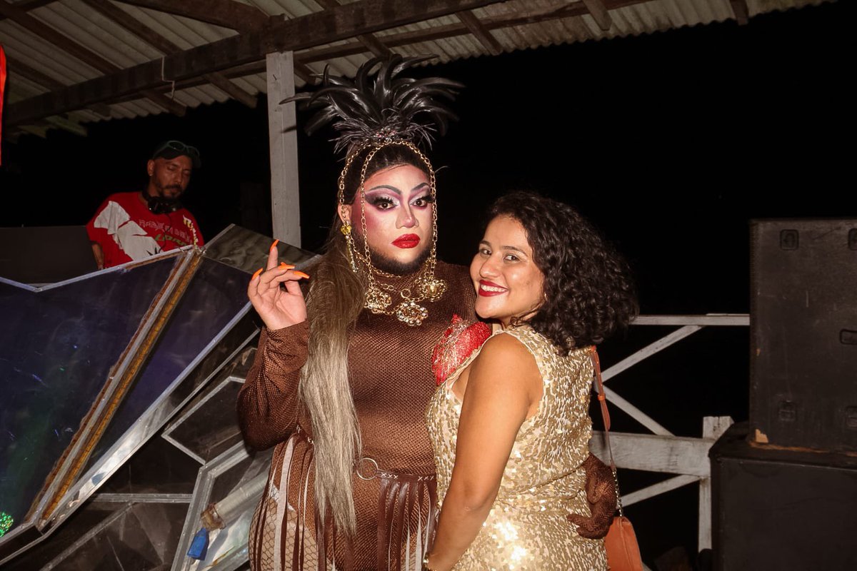 vivireispsol's tweet photo. Parabéns, @tristansoledade e  @noitesujaa pela organização, assim como a todas As Themonias que deram show ✨ https://t.co/Fxyq4hJKkh