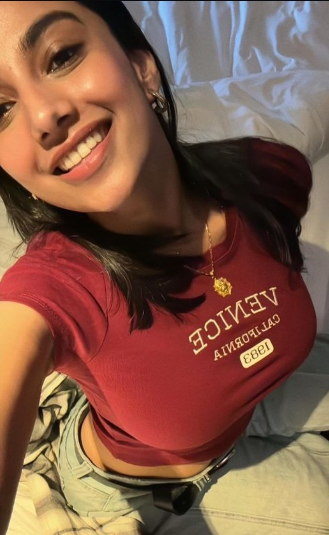 GSkBXkEbIAIGnoG?format=jpg&name=medium