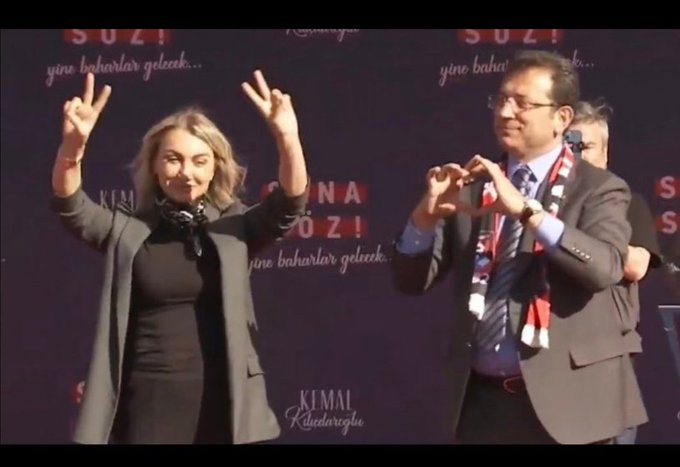 The_Ryzeli's tweet photo. @ekrem_imamoglu ...dedi darbe öncesi yurt dışına kaçan sonra geri vites yapan şahıs. https://t.co/aIKPrU5eAv