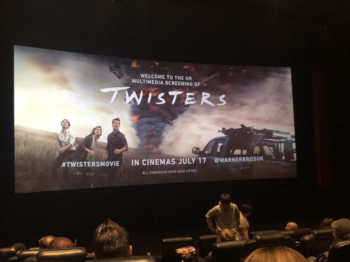 SmallTimeCritic's tweet image. Absolute pleasure to have watched @Twistersmovie tonight. Thank you @WarnerBrosUK and @UniversalPics
