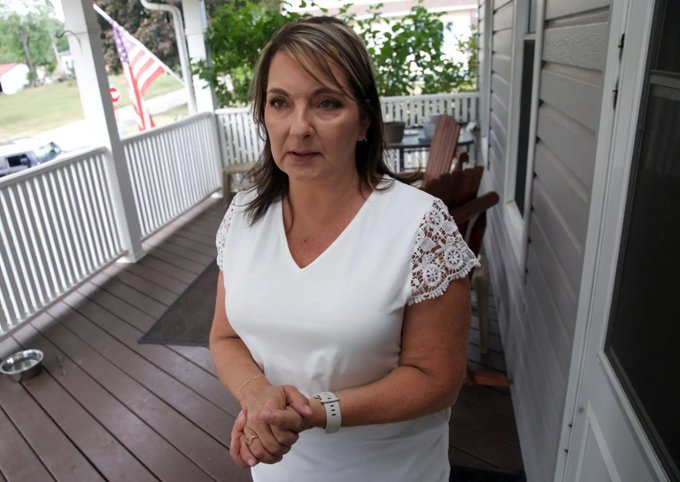 MarioNawfal's tweet image. 🚨🇺🇸WIFE OF TRUMP RALLY HERO DECLINES BIDEN'S CALL

Corey Comperatore's widow, Helen, declined a condolence call from Biden after her husband's death at a Trump rally.

Helen:

"My husband was a devout Republican, and he would not have wanted me to talk to him."

Corey, a…