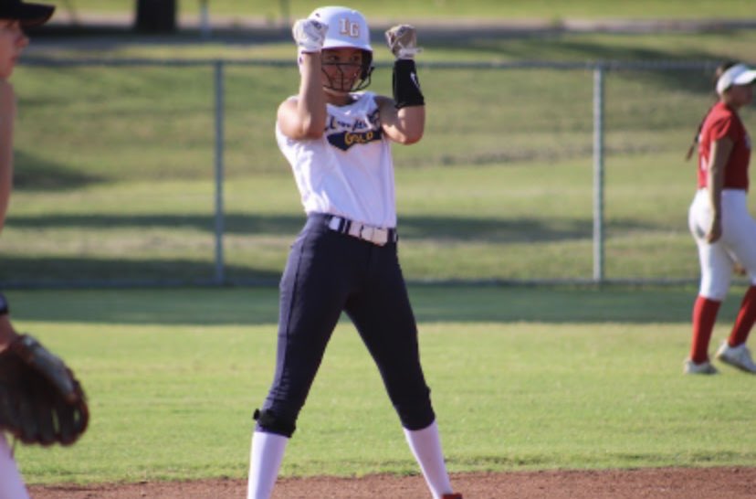 GiannaEHS2027's tweet photo. We (@GoldDfw) went 3-3 at the TCS Southwest Summer Nationals in Austin this past weekend. After putting in some extra work over break I went 5-8 (.625) w/ 5 RBI (leading the team in both) &amp; 4 Rs. Next up Alliance Fastpitch Summer Championship in College Station. #goldblooded 💛💙 https://t.co/53BN7Rk5jf