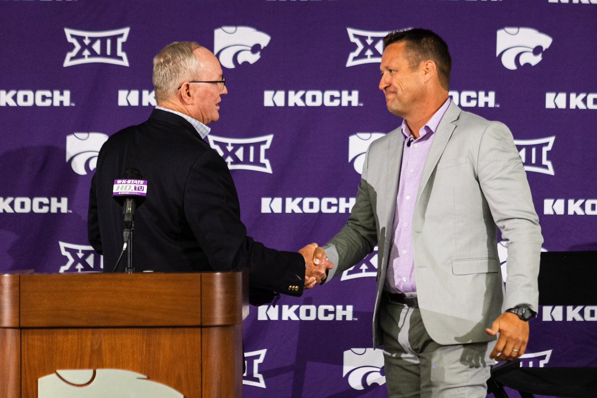 KStateTFXC's tweet photo. “…We are going to gravitate towards excellence both on and off the track, in the classroom and in life.”

Read and watch all of @TrackTravis’ introductory press conference here:

📄 https://t.co/jOwBPAUDZL
🎥 https://t.co/uWfXwsOeC0 https://t.co/eqilJwQTSa