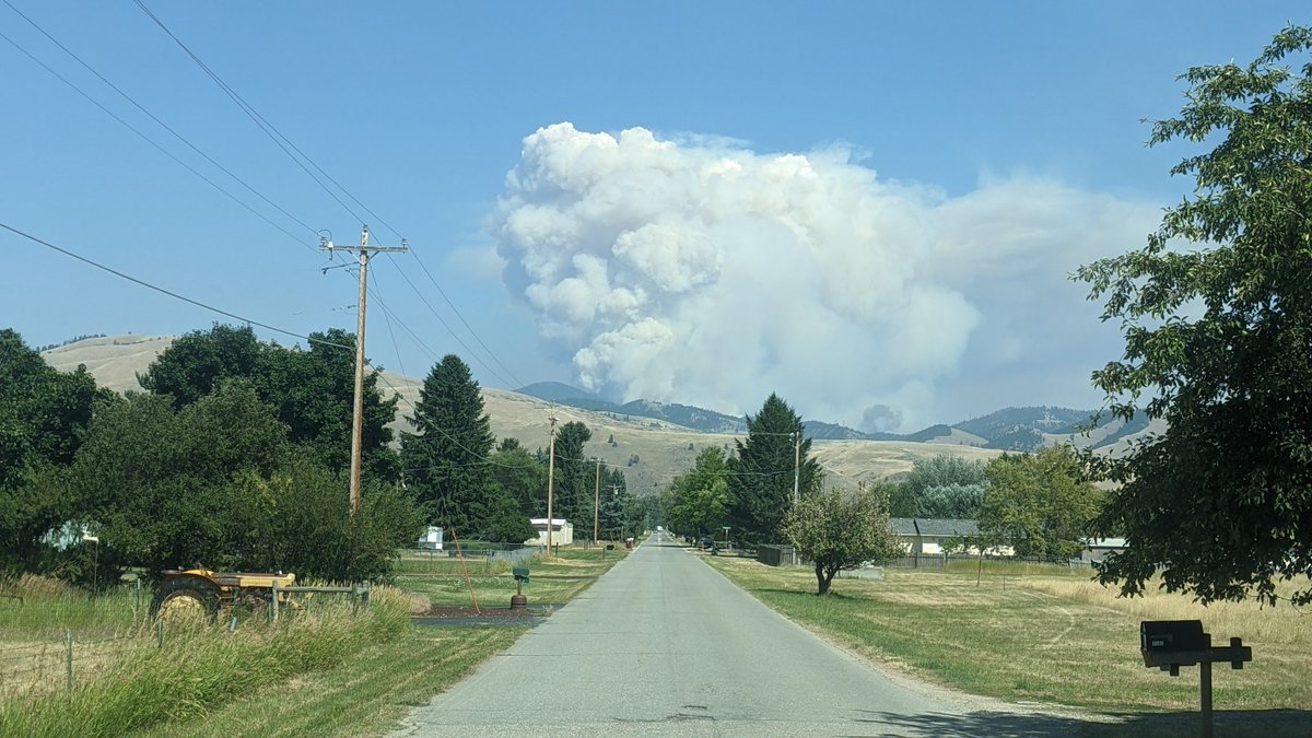 tomzellerjr's tweet image. Miller Peak Fire viewed from Mormon Creek Rd. in Lolo, looking east toward 93, 4:30pm.

@HotshotWake #mtfire #mtwx #wildfire