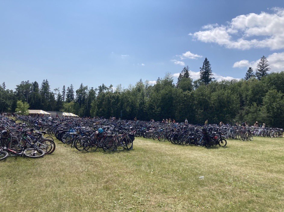 WpgBikeRacks's tweet photo. Wpg Bike Rack SUMMER SPECIAL: Folk Fest. 

Good on everyone who rolled on up to Bird's Hill! 

There are so many bikes that any analysis of the racks themselves is impossible! https://t.co/PnkLNIEsjj