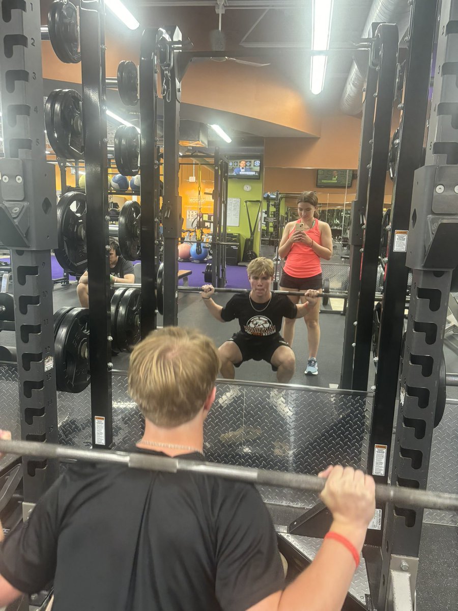SeversonRowan's tweet photo. I love being with someone who motivates  me and always makes me better everyday on and off the field. This was our day today:

-Long Balls
-Juggling
-1v1s 
-Shooting 
-Gym

(Clip is from yesterday’s sesh)
@ImYouthSoccer @ImCollegeSoccer https://t.co/Lk3mGRJXMU