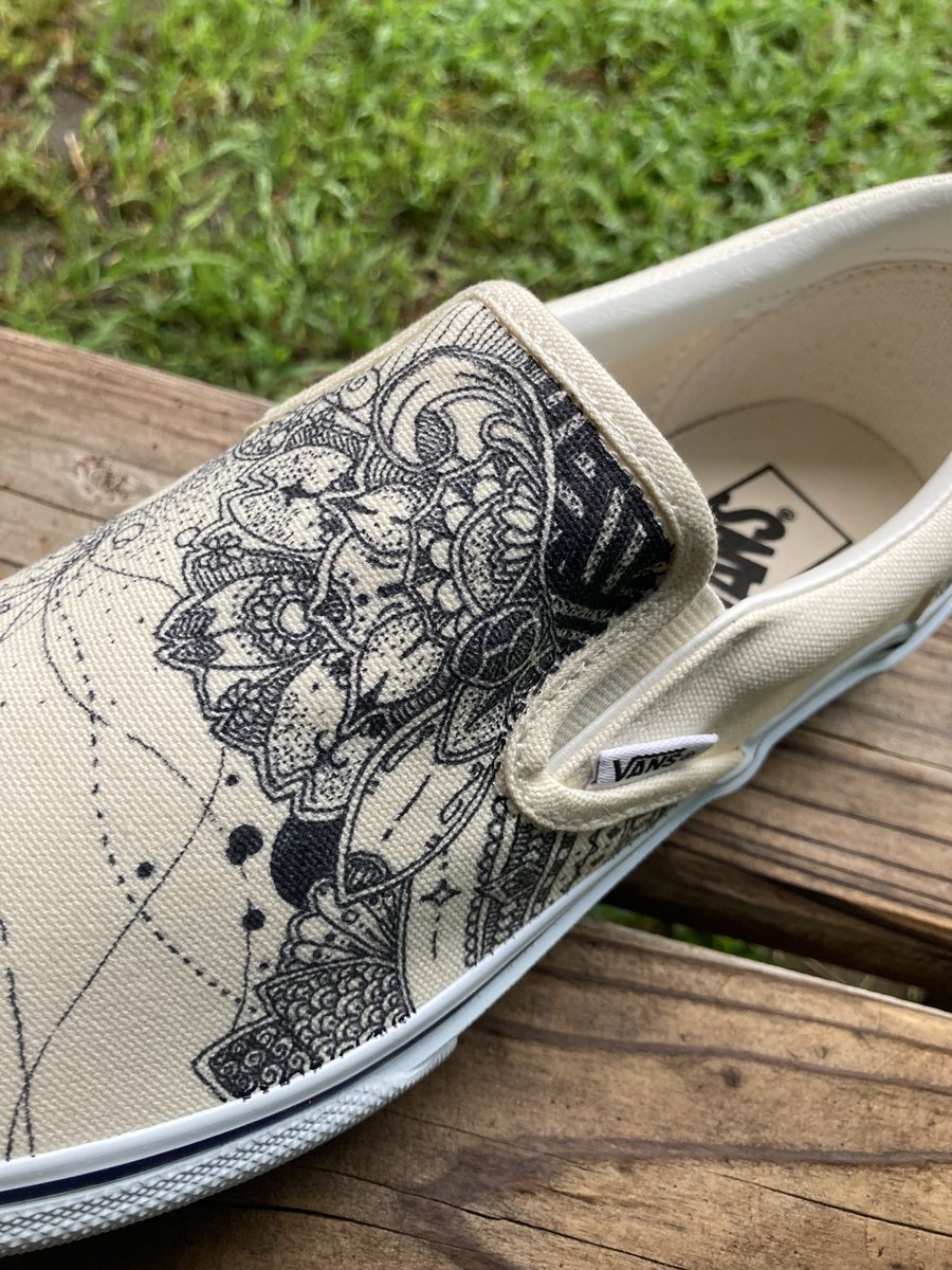 MLMSWDRAW's tweet image. 新作です
#vans #customvans #handpaint