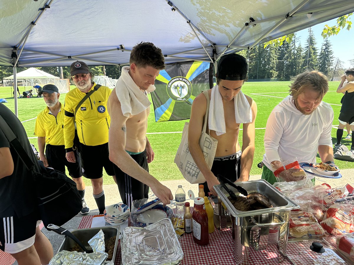 ECS_FC's tweet photo. SUPER SUNDAY!! 

We have a wonderful community and teammates who love to play for each other for 15 years strong!
Results:
FC Black 0 : One Touchables 1
FC Yesler 3 : ECS FC Blue 0
FC Columbia 0 : Sunday Scaries 1
FC Shale 9(!!) : Push FC Black 3

Markus Luke
ECS FC Director https://t.co/bDLp8X5xvG