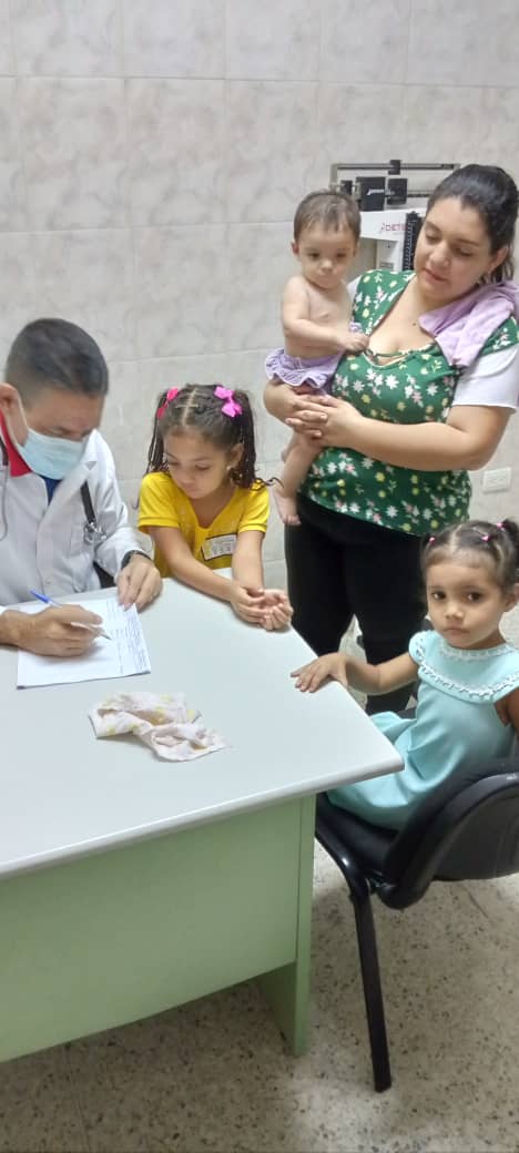 cubacooperaven's tweet photo. "Nos sentimos orgullosos de nuestra medicina. Seguiremos confiando siempre en la honradez de nuestros médicos…”. CAT: Dr. José Gregorio Hernández. Estado Barinas #CubaPorLavida https://t.co/6u2VHIhmAW