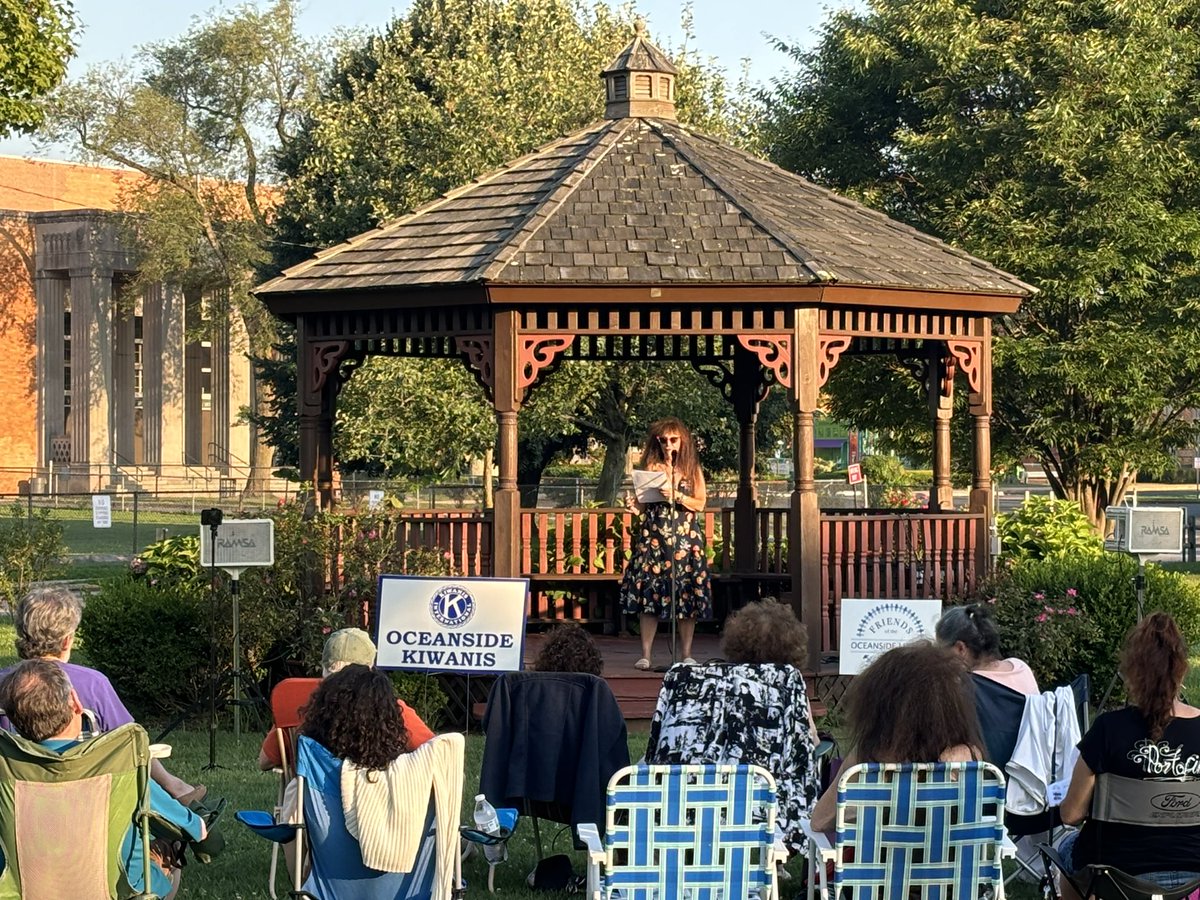 Another beautiful night for Kiwanis Club of Oceanside, NY/Friends of the Oceanside Library summer gazebo readings.

#Kiwanis #KidsNeedKiwanis #Oceanside #OceansideNY