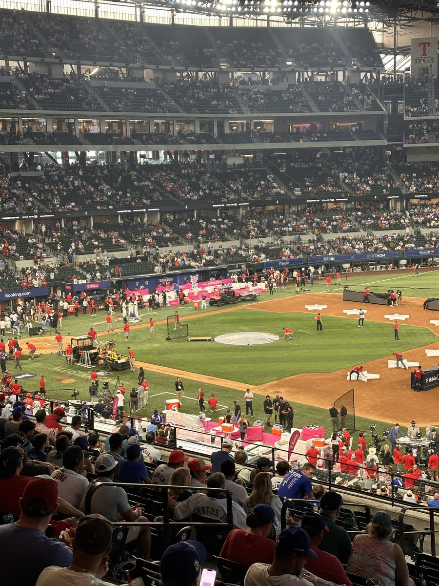 RockiesSub's tweet photo. Derby Day! Who ya got? https://t.co/hALW9dZxrV