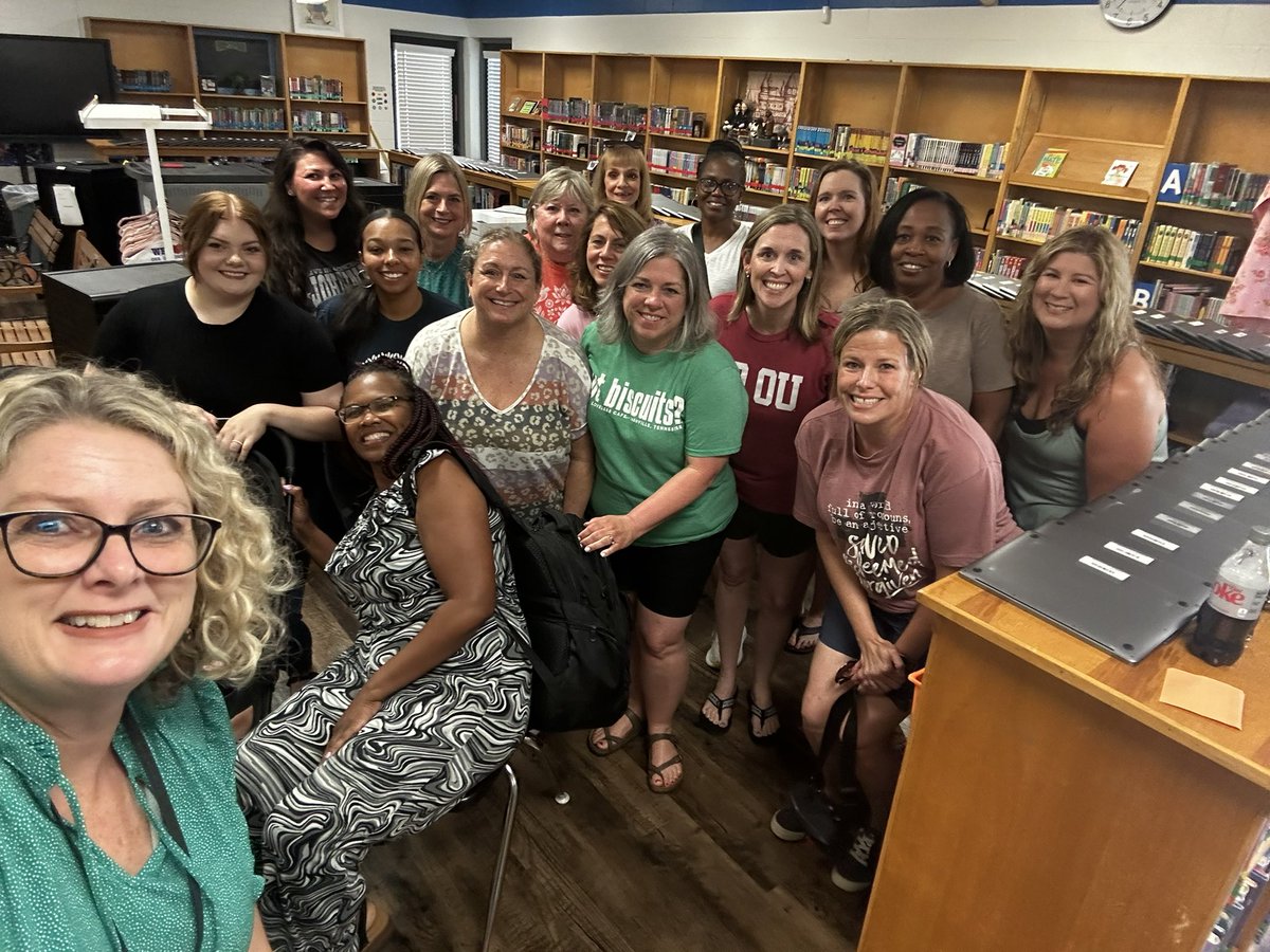 Oak Elementary School tweet media