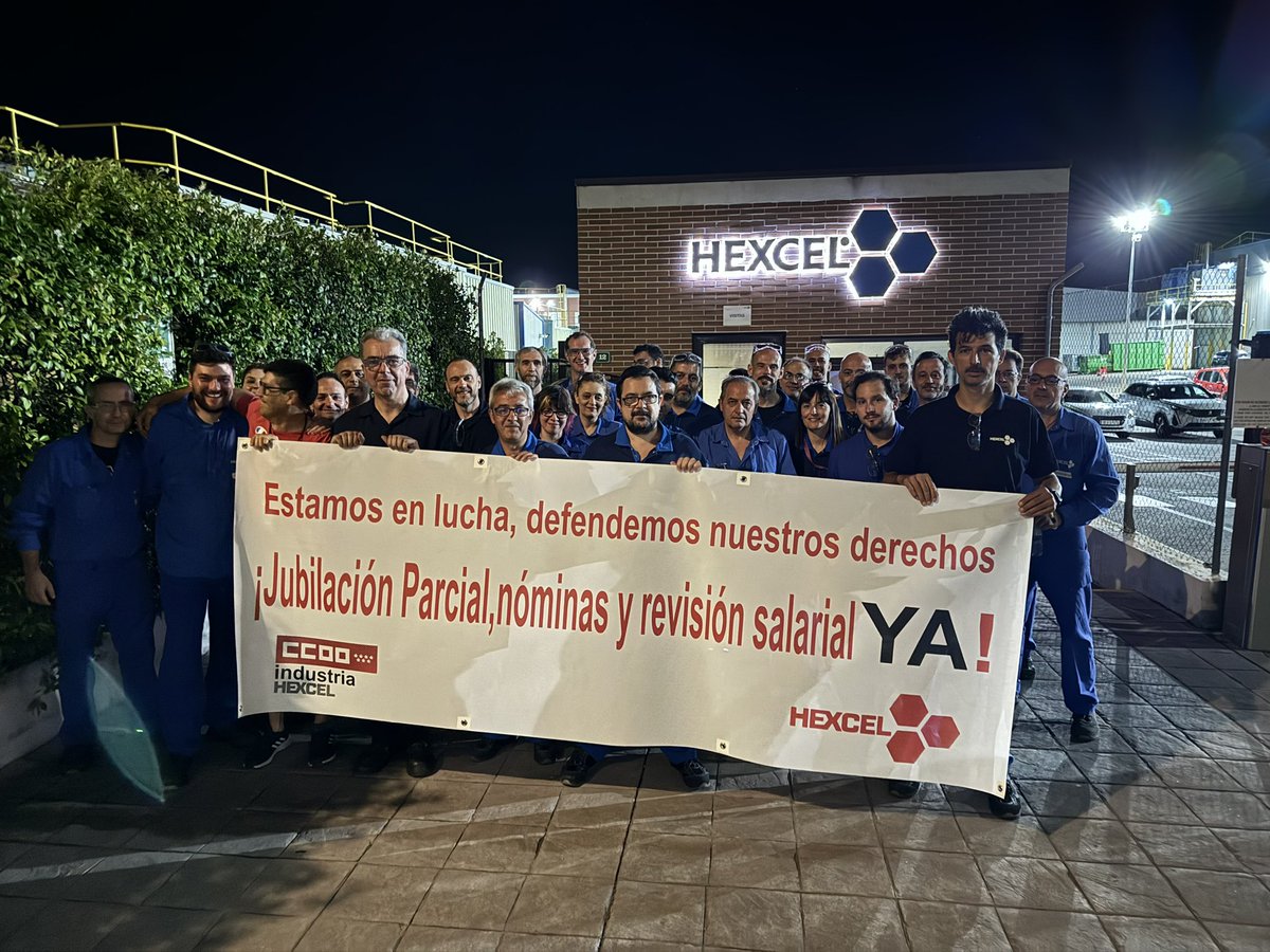 Hexcomite's tweet photo. GRACIAS! 

Gracias a tod@s l@s compañer@s del turno de noche por demostrar una vez más que los derechos no llueven del cielo sino que se defienden y pelean a diario. 

Seguimos a las 9 de la mañana con el “turno de mañana”

Que viva la lucha de la clase obrera! https://t.co/3HySPDLSdb