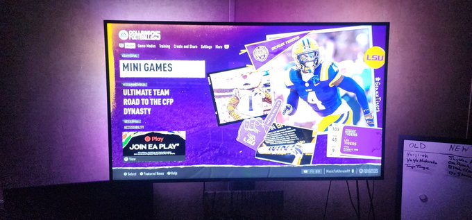 How sweet it is #NCAAFootball25 https://t.co/jFt6pyjrif<a href="/tag/ncaafootball25"class="tags">#NCAAFootball25</a>