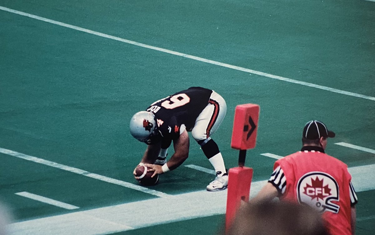 angusreid64's tweet photo. I will never stop giving this advice to a young player who will do whatever it takes to make it to the highest level in football.  LEARN TO LONG SNAP. It allowed me to make the team and hang around long enough to become a starter on the OLINE…. the more you can do ….. https://t.co/3CsTNmQNyC