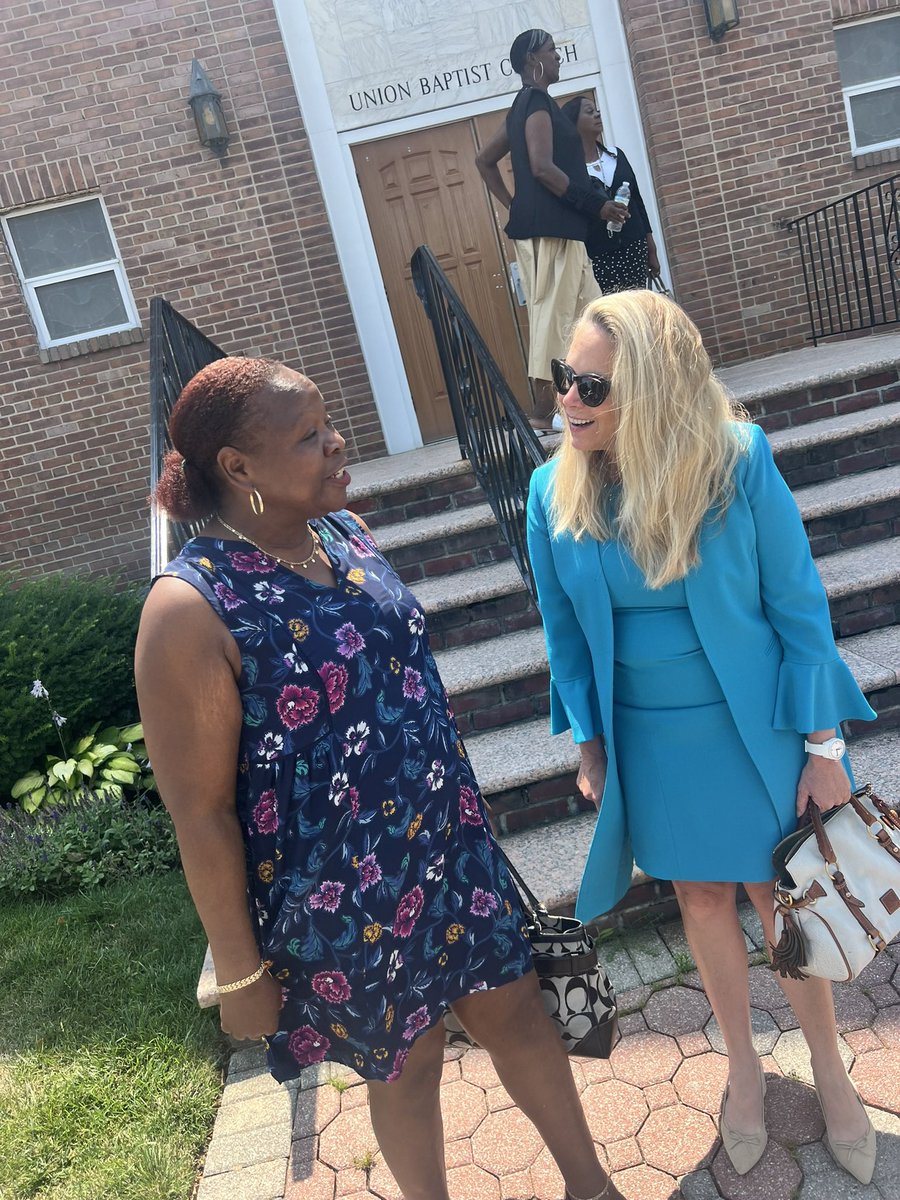 Laura Gillen tweet media