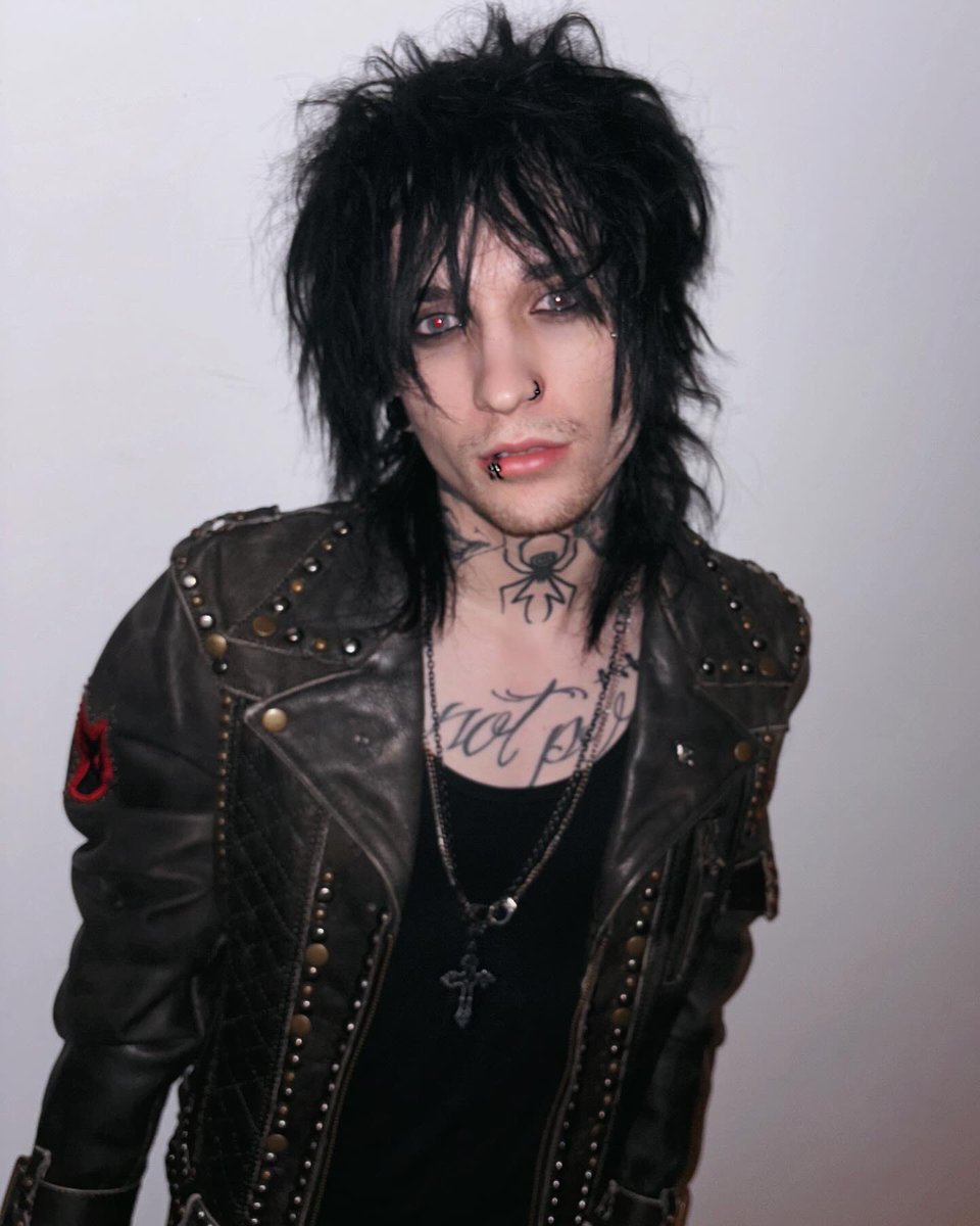 JohnnieGuilbert's tweet photo. Violent dream https://t.co/XyhsqMUyQG