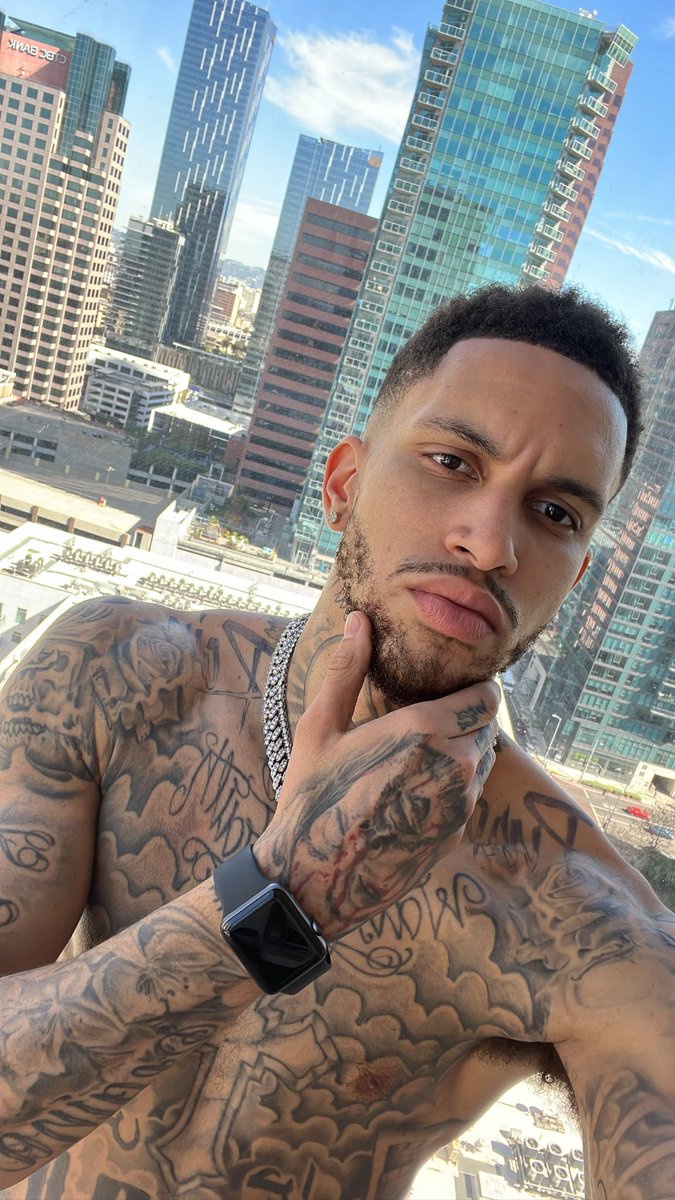 kylegeeofficial's tweet photo. New music otw… I let em’ have they moment https://t.co/gRHLbfFkr5