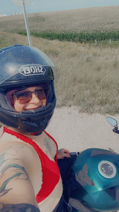 Did a sexy cruise yesterday few nip slips if some one waved at me https://t.co/mOHpXgg4Ea