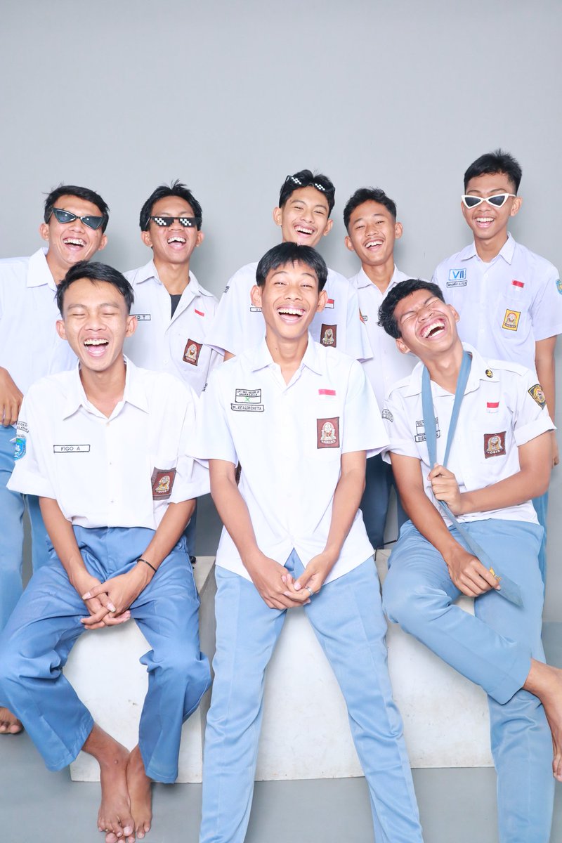 Franz_zz04's tweet photo. Save Memories 😎👥👥
#AnakSekolah #SMA #palembang #palembangboys https://t.co/F2xc9xufwN