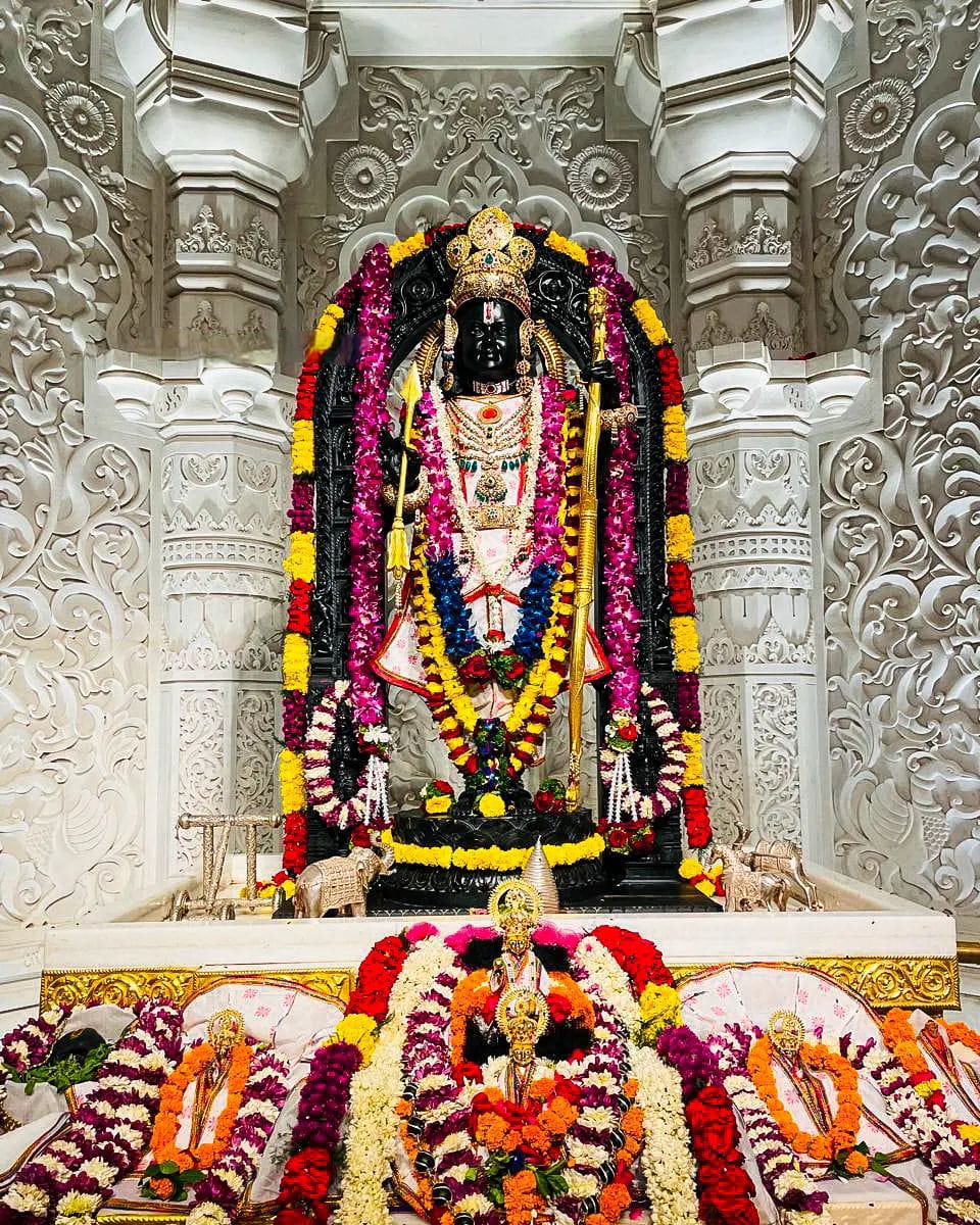 ShriAyodhya_'s tweet photo. जो प्रतिदिन प्रभु से मिलने का चिंतन करता है, उसे निश्चित ही एक दिन भगवत प्राप्ति होगी।

                 ॥ “ जय श्री राम ” ॥ https://t.co/lV1MQbHxUd