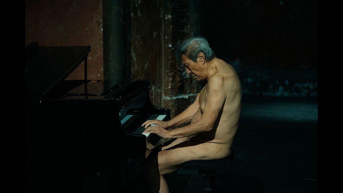 EveryFilmItself's tweet photo. A 20-film Wang Bing archive for those who can endure: https://t.co/2iJopB16p1 https://t.co/E2CZN6Fzkw