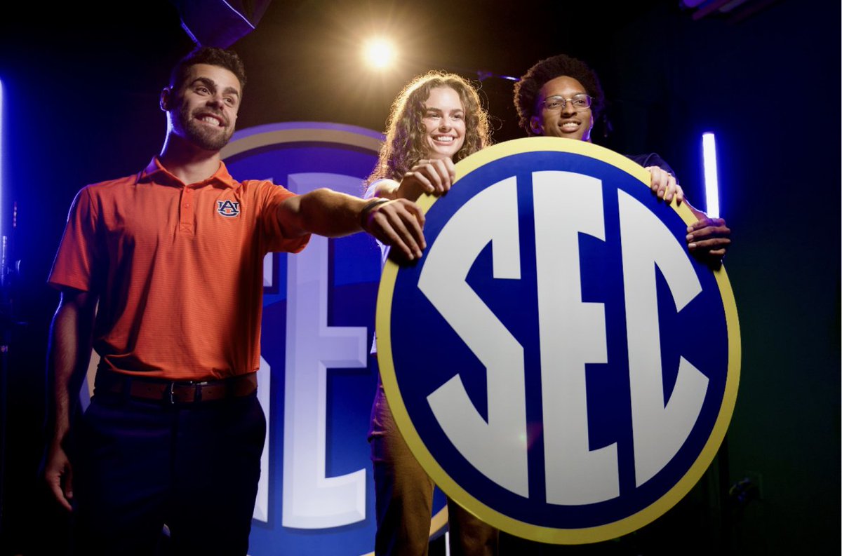 AuburnEngineers's tweet photo. Congrats to @AuburnU's The Digital Athlete for PLACING FIRST in @SECNetwork's SEC Start Up student-athlete entrepreneur competition! Founded by MechE grad students, the app lets users improve performance through data-driven wearables &amp; AI #WearEagle

https://t.co/gSo1KOeTHT https://t.co/fQxz7x8jQg