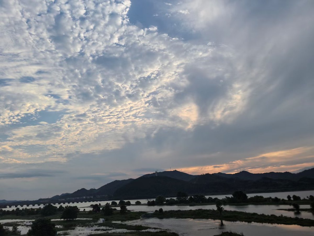 luokun917's tweet photo. https://t.co/TQUSRiZQ1O
