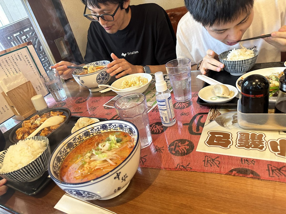 Trialism57's tweet photo. おはようございます☀
先週は久しぶりに開発メンバー全員で出社しました〜！やっぱり顔を合わせると会話も増えて楽しい🫶🫶
今週もよろしくお願いします🌻💓 https://t.co/gJOqS25guD