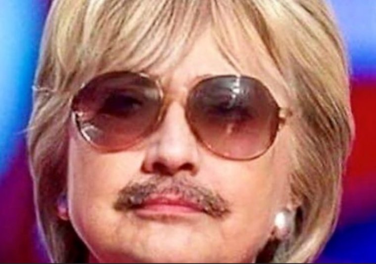 AzorWindell's tweet photo. @DC_Draino FBI as their top expert on it. She'll take care of the phone. https://t.co/XEJ76PR6YM