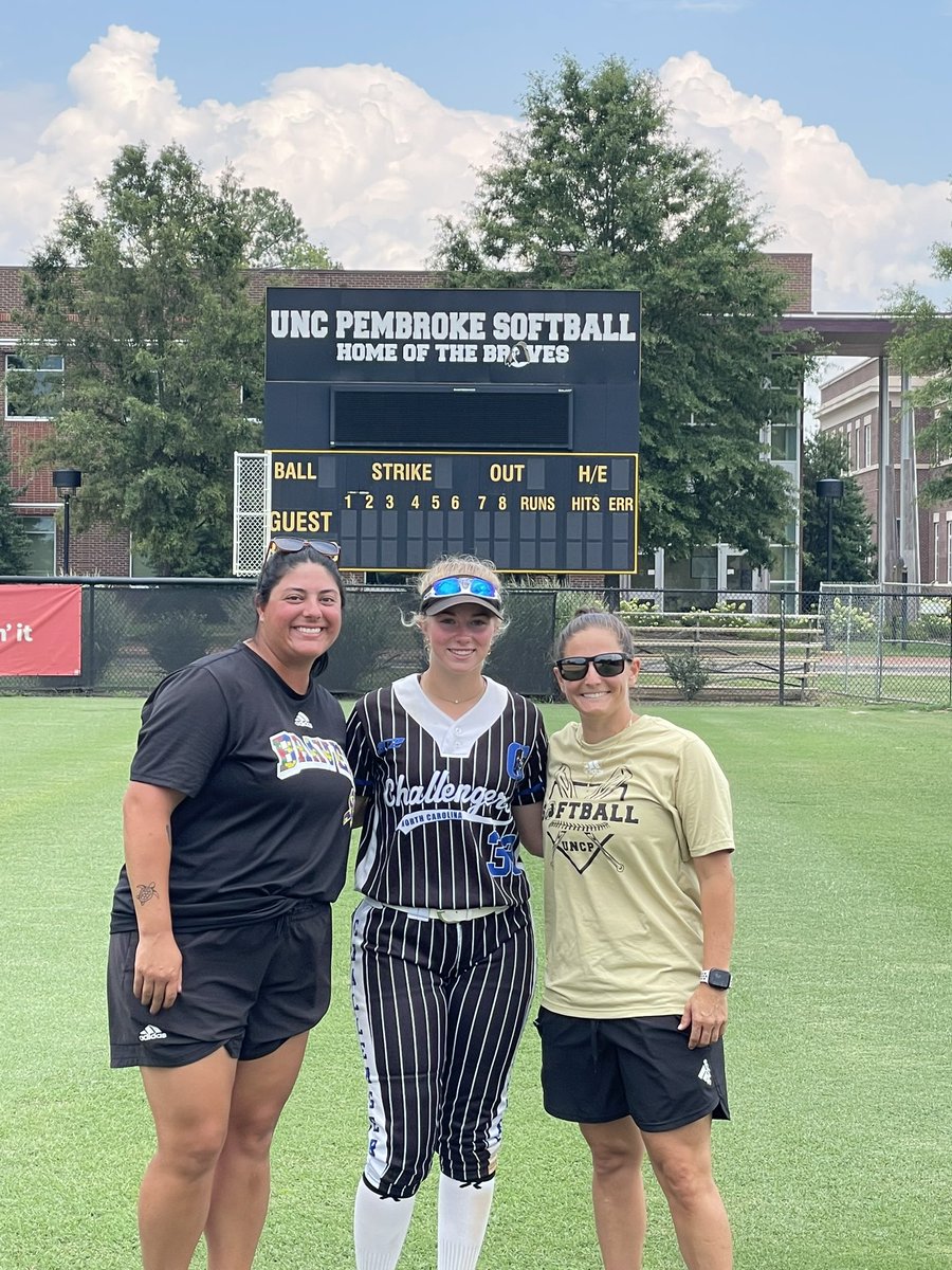 Kelly McKnight tweet media