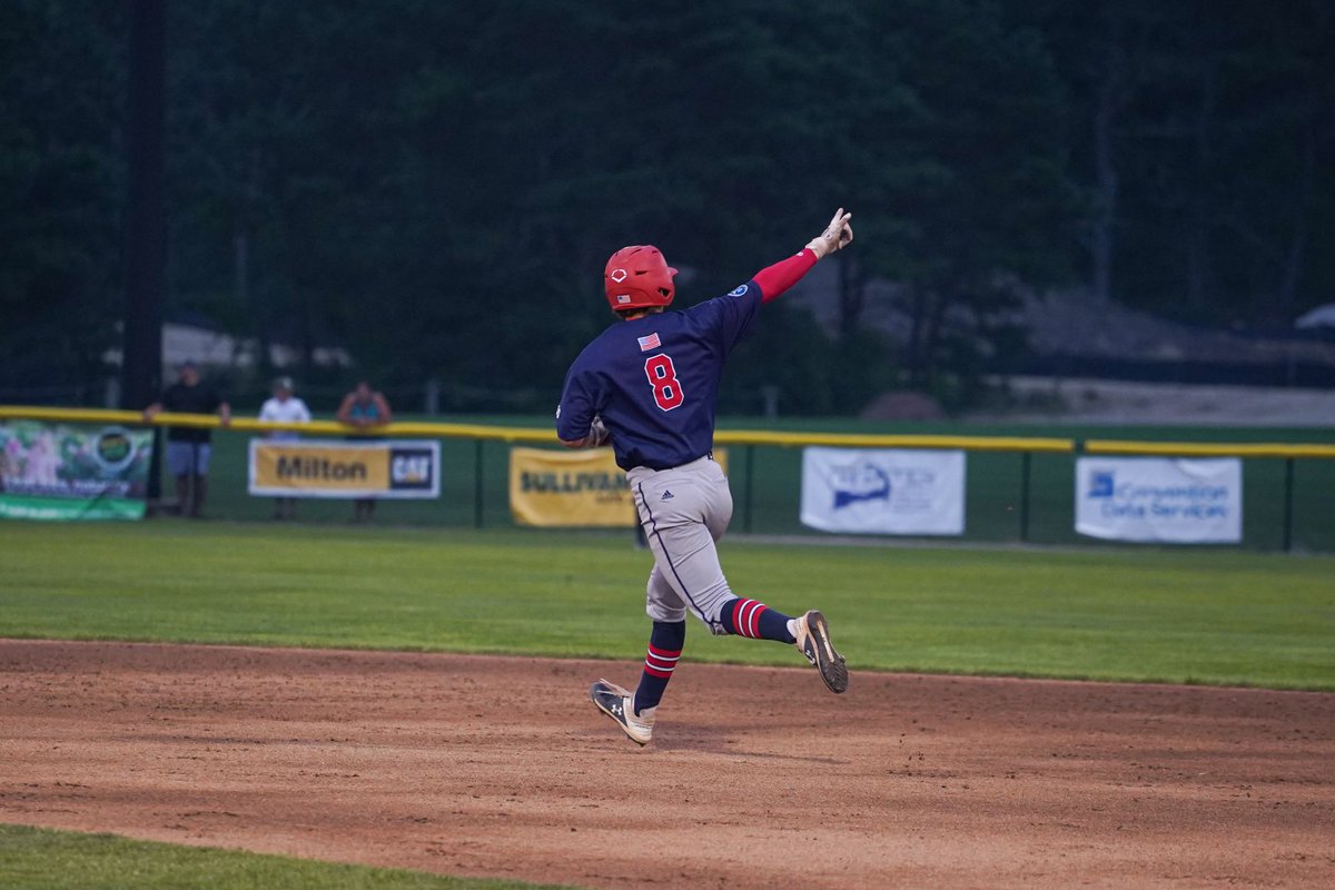 HarwichMariners's tweet photo. JAKE OGDEN (@CanesBaseball) GOES DEEP🔥‼️

#ROLLNERS https://t.co/AH7fxEbhPJ
