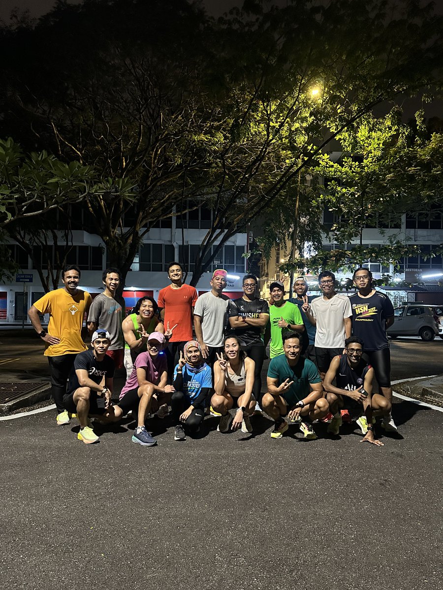 ajezzzzzzz's tweet image. Penat siot. 
But good to be back with the early risers.  #445AMSession