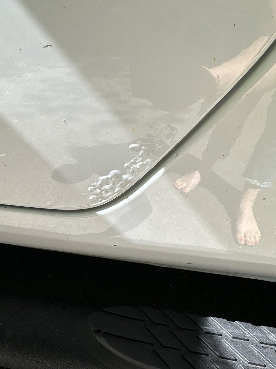 StaceyYusi's tweet photo. if you have purchased a @Jeep in the last 5+ years check your paint on the doors /hood! There's a known defect with the paint and it just bubbles &amp; peels. Here I am w/ a 5 y/o Jeep, peeling paint &amp; nobody will honor the warranty or perform the repairs. Jeep needs to fix this. https://t.co/4MfPcSUVaC