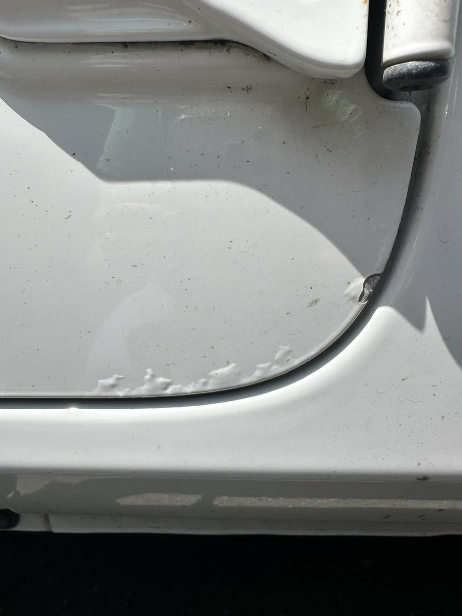 StaceyYusi's tweet photo. if you have purchased a @Jeep in the last 5+ years check your paint on the doors /hood! There's a known defect with the paint and it just bubbles &amp; peels. Here I am w/ a 5 y/o Jeep, peeling paint &amp; nobody will honor the warranty or perform the repairs. Jeep needs to fix this. https://t.co/4MfPcSUVaC